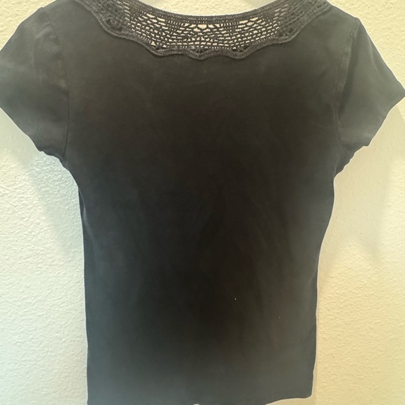 Ralph Lauren Black Scalloped V-Neck Tee - Picture 3 of 3
